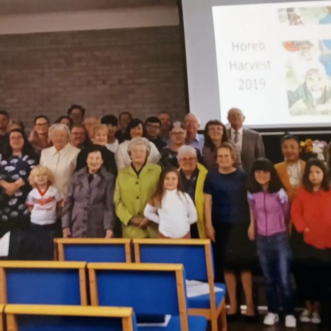 465 Horeb Penydarren cynulleidfa.jpg